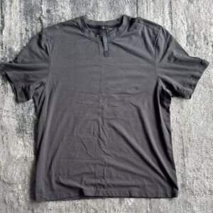 Lulu Lemon zeroed in t shirt